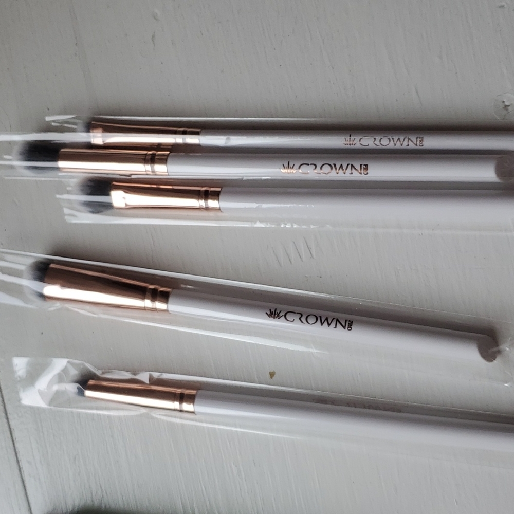 Makeup brushes